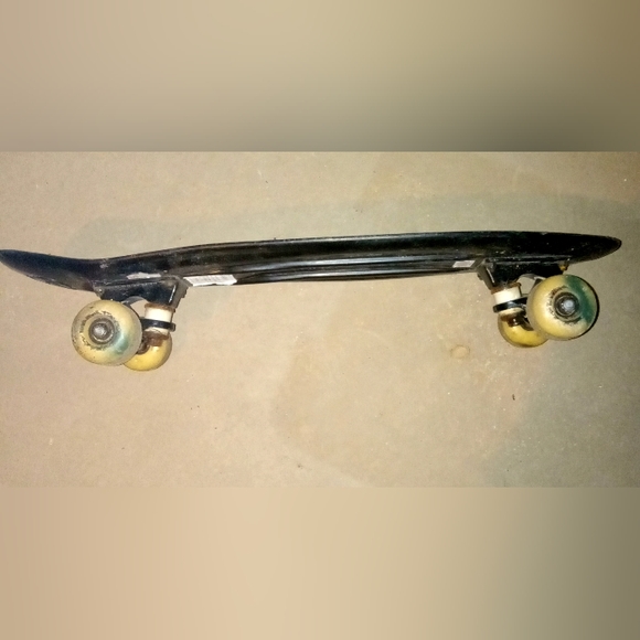 Mini skate board - Picture 2 of 3